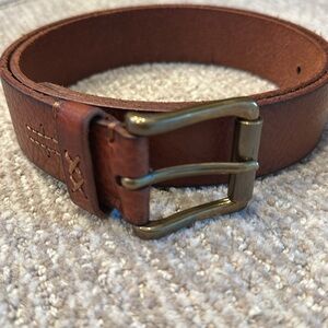 FRYE Men’s‎ Brown Leather Belt Gold Hardware Buckle Detail Stitching New